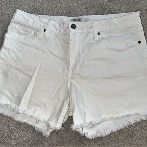 Just Black Women's White Frayed Jean Shorts